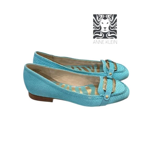 Anne Klein Talin Women’s Sky Blue Suede Leather Flats 5.5 - Picture 2 of 7